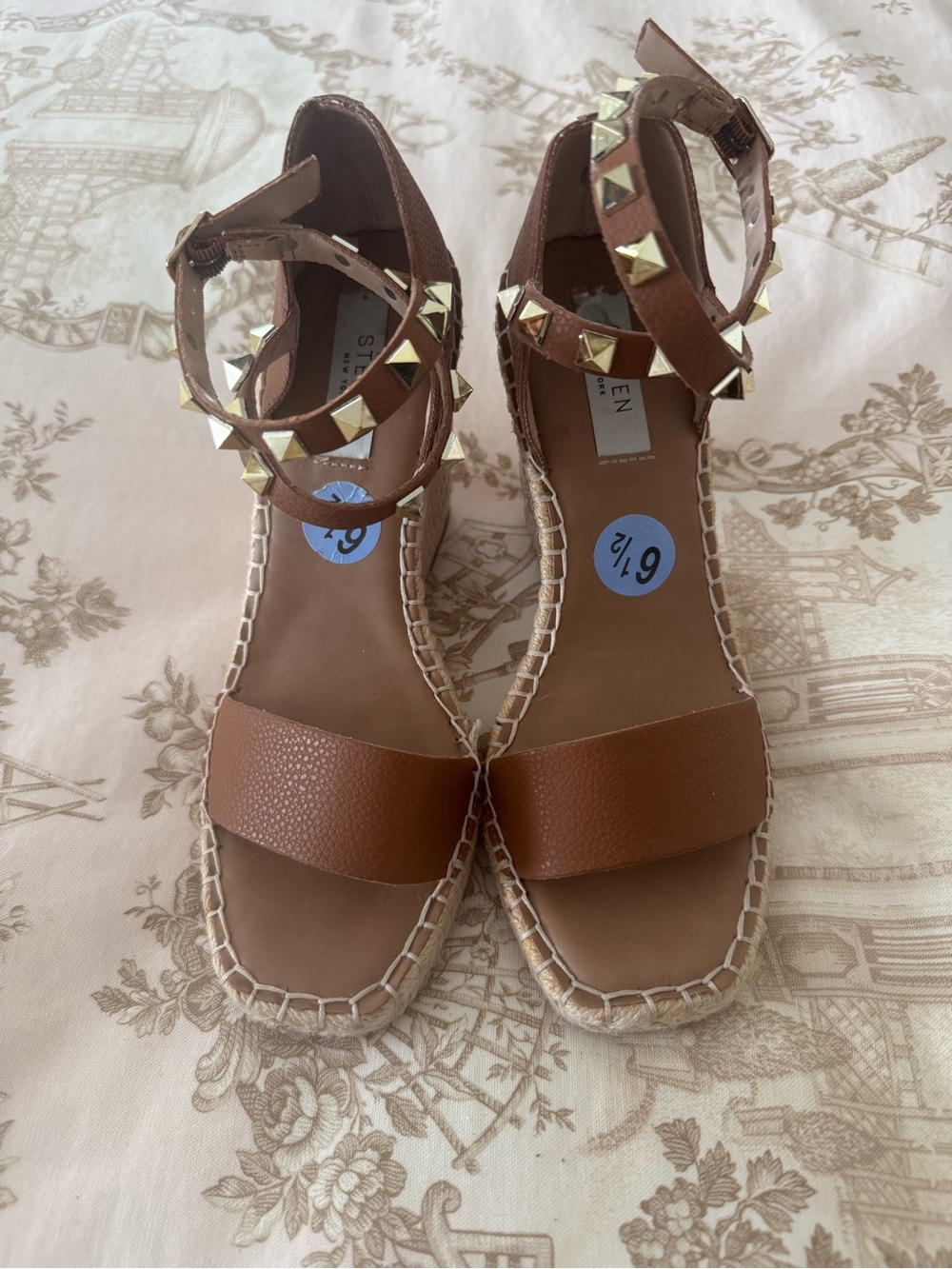 Steven New York Peni Studded Wedge Sandal Cognac. Looks like Valentino!  Sz 6.5